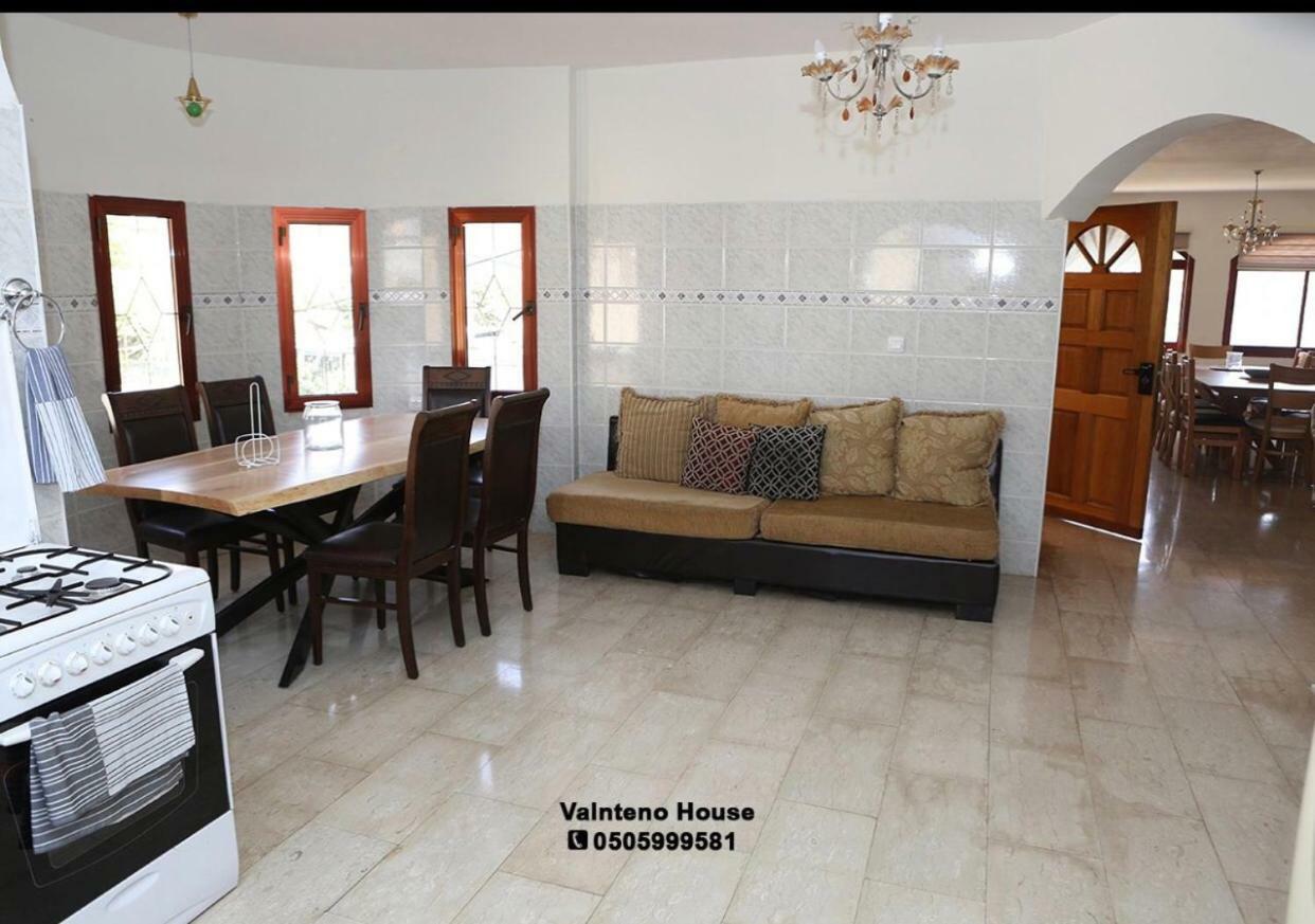 Апартаменты Valentine House Deir Hanna Экстерьер фото